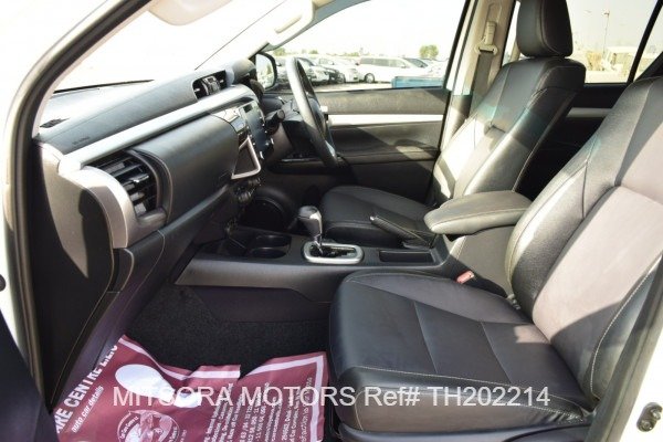 
								2022 TOYOTA HILUX full									