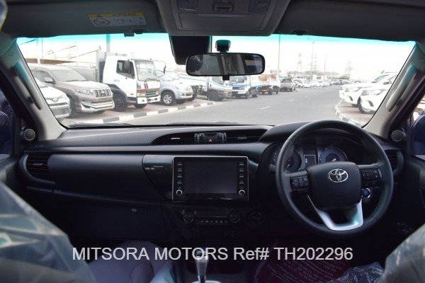 2022 TOYOTA HILUX