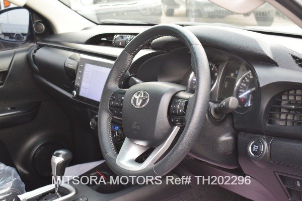 2022 TOYOTA HILUX