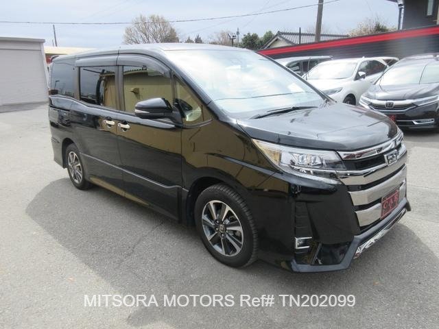 2020 TOYOTA NOAH