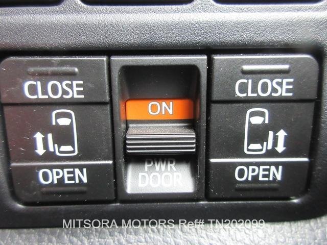 
								2020 TOYOTA NOAH full									