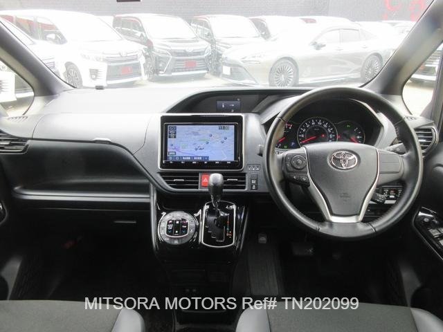 
								2020 TOYOTA NOAH full									