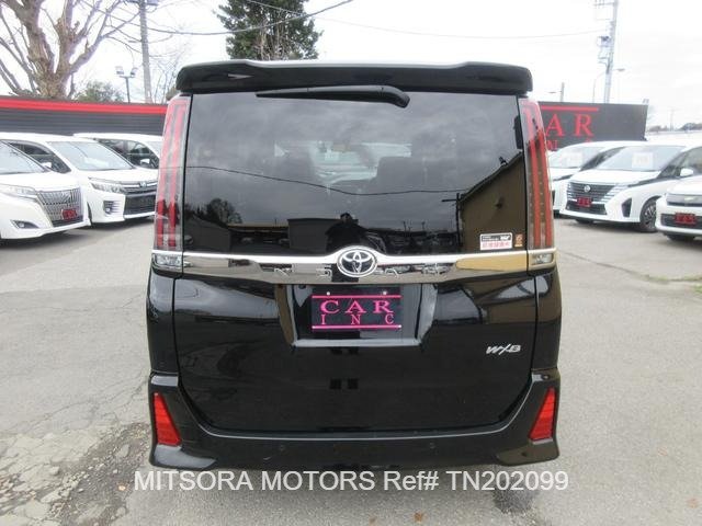 
								2020 TOYOTA NOAH full									