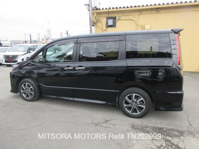 
								2020 TOYOTA NOAH full									