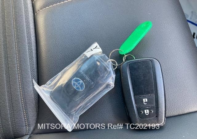 
								2021 TOYOTA COROLLA full									