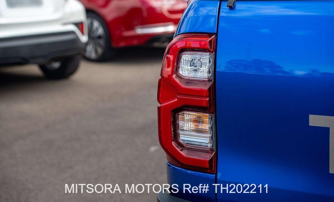 
								2022 TOYOTA HILUX full									