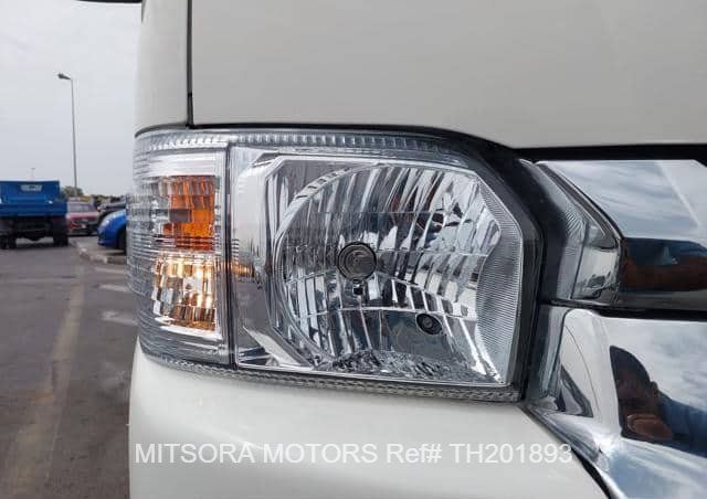 
								2018 TOYOTA HIACE WH full									