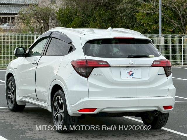 
								2020 HONDA VEZEL full									
