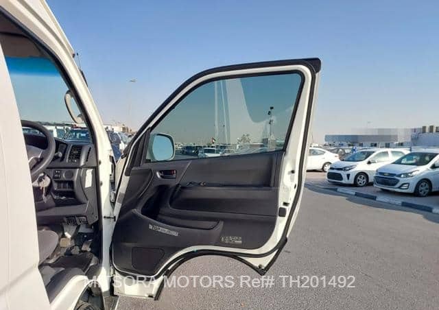 
								2014 TOYOTA HIACE COMMUTER full									