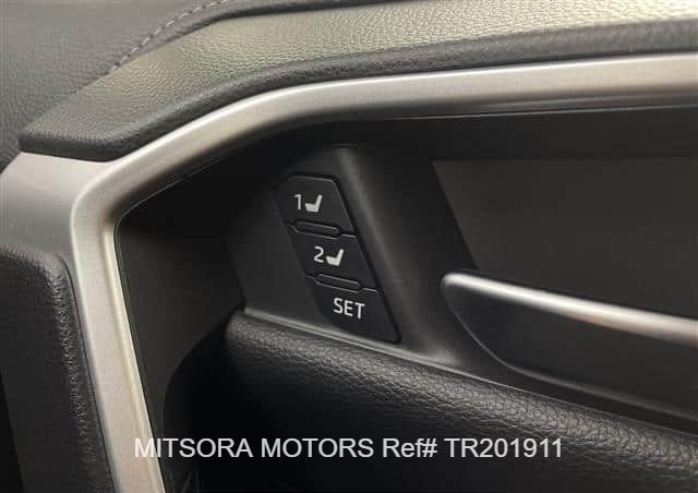 
								2019 TOYOTA RAV4 full									