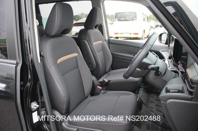 
								2024 NISSAN SERENA E-POWER HIGHWAY STAR V full									