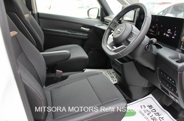 
								2025 NISSAN SERENA HIGHWAY STAR V full									