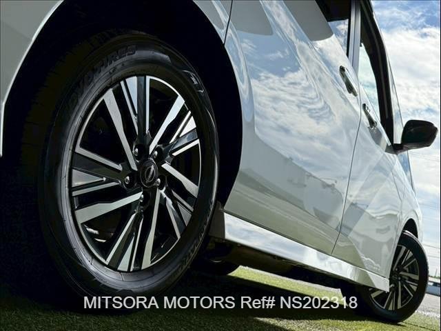 
								2023 NISSAN SERENA E-POWER HIGHWAY STAR V full									