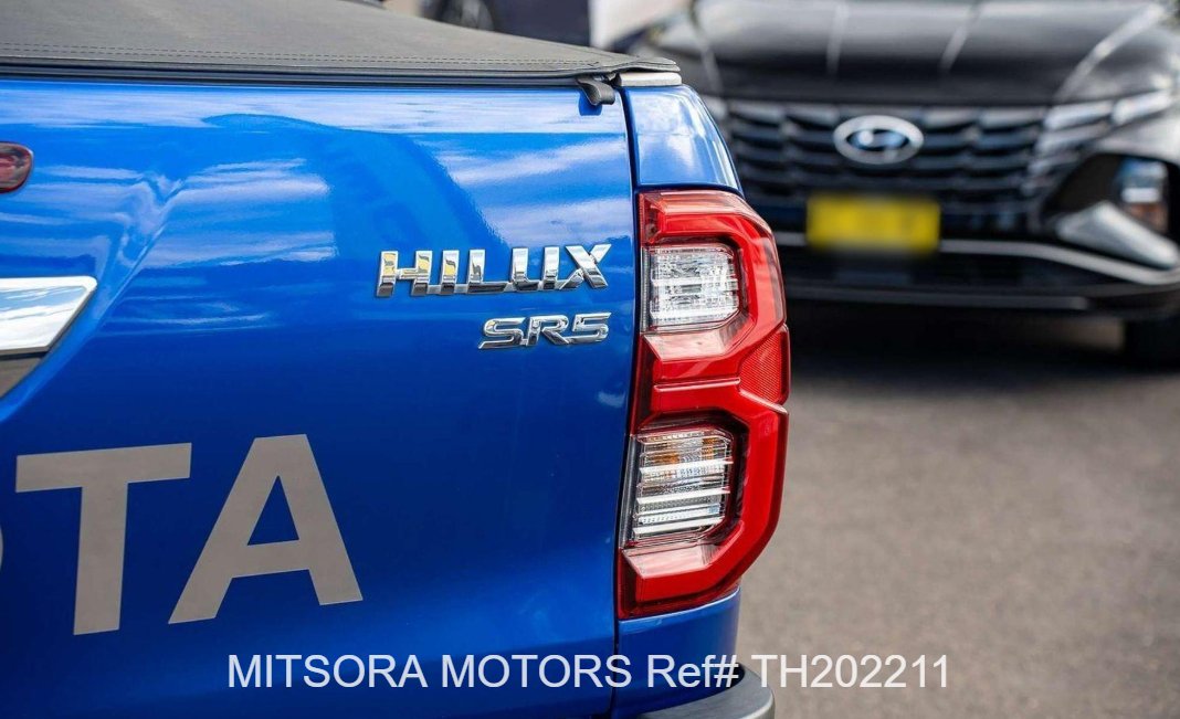
								2022 TOYOTA HILUX full									