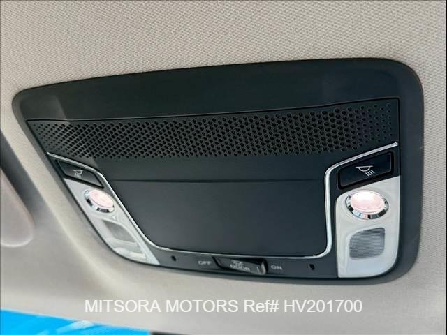 
								2017 HONDA VEZEL HYBRID Z full									