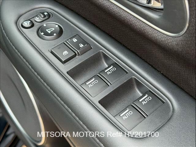 
								2017 HONDA VEZEL HYBRID Z full									