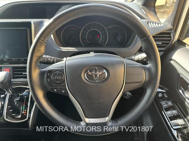 
								2018 TOYOTA VOXY ZS KIRAMEKI full									