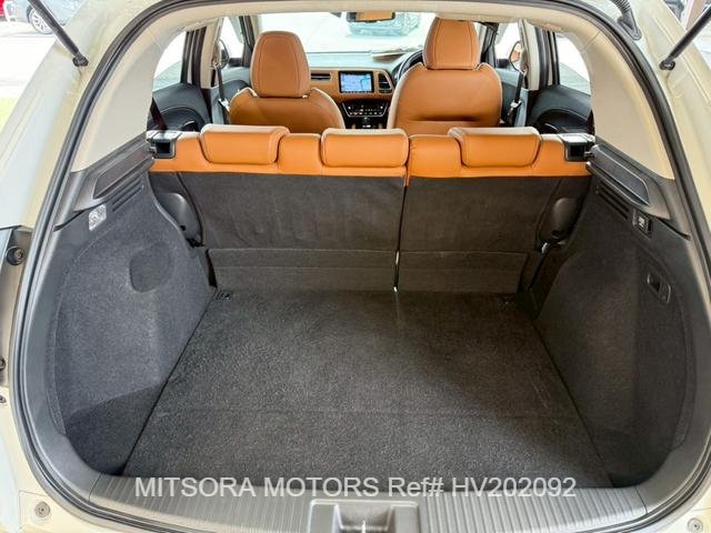 
								2020 HONDA VEZEL full									