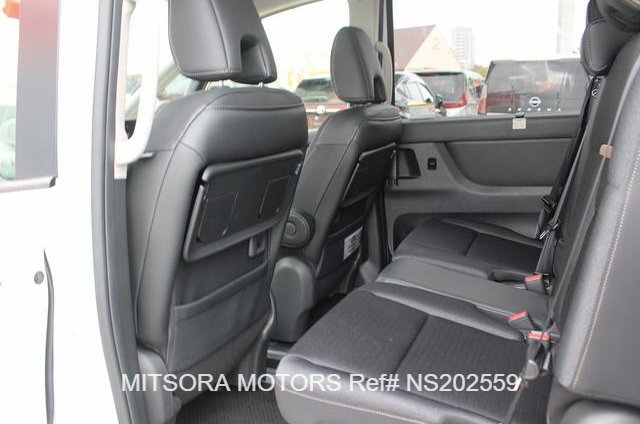 
								2025 NISSAN SERENA HIGHWAY STAR V full									