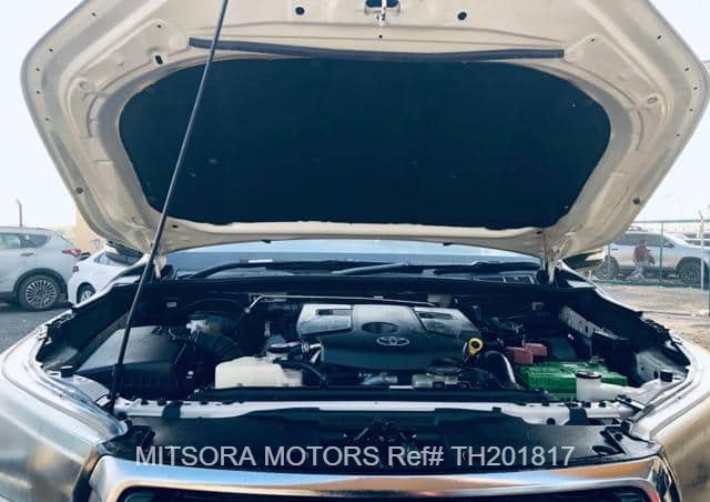 
								2018 TOYOTA HILUX full									