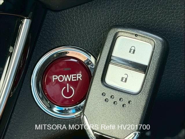 
								2017 HONDA VEZEL HYBRID Z full									