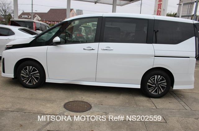 
								2025 NISSAN SERENA HIGHWAY STAR V full									