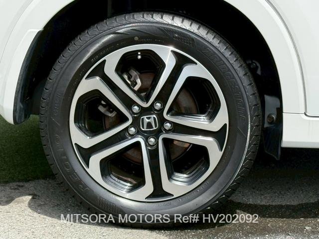 
								2020 HONDA VEZEL full									