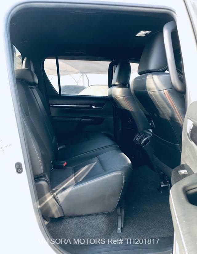 
								2018 TOYOTA HILUX full									