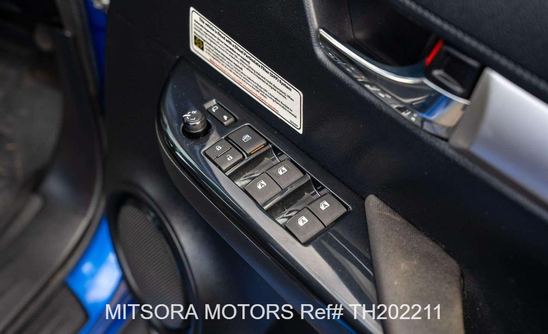 
								2022 TOYOTA HILUX full									