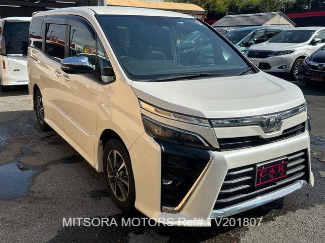 
								2018 TOYOTA VOXY ZS KIRAMEKI full									
