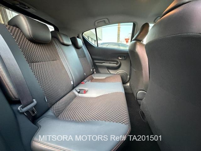 
								2015 TOYOTA AQUA X URBAN full									