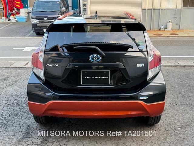 
								2015 TOYOTA AQUA X URBAN full									