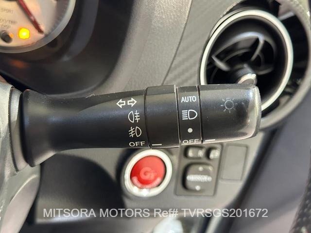 
								2016 TOYOTA VITZ RS GS full									
