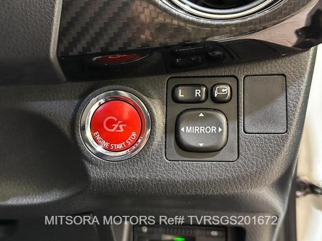 
								2016 TOYOTA VITZ RS GS full									