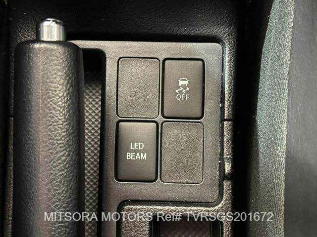 
								2016 TOYOTA VITZ RS GS full									