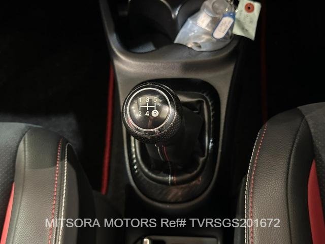 
								2016 TOYOTA VITZ RS GS full									