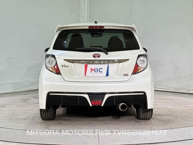 
								2016 TOYOTA VITZ RS GS full									
