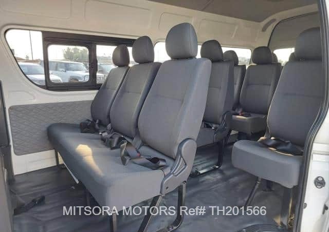 
								2015 TOYOTA HIACE COMMUTER full									