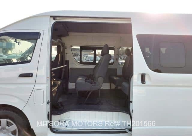 
								2015 TOYOTA HIACE COMMUTER full									