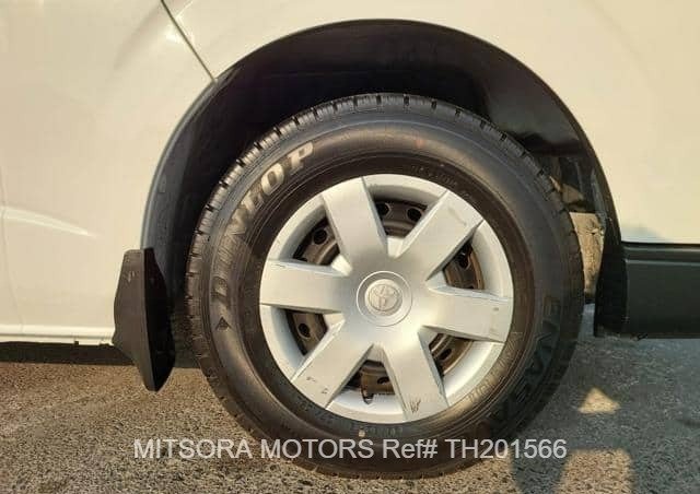 
								2015 TOYOTA HIACE COMMUTER full									