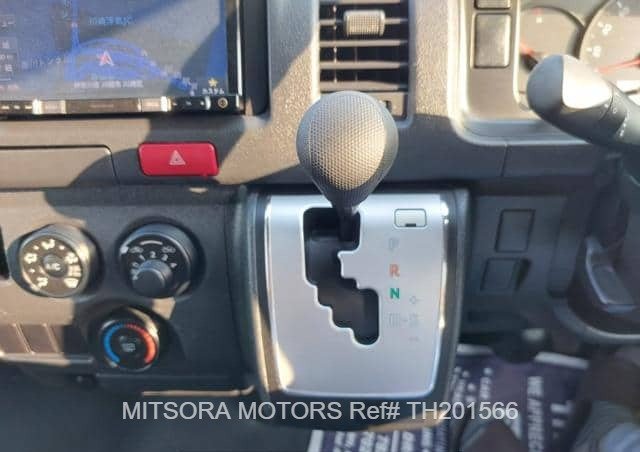 
								2015 TOYOTA HIACE COMMUTER full									