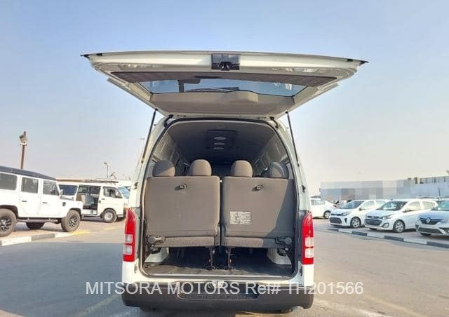 
								2015 TOYOTA HIACE COMMUTER full									