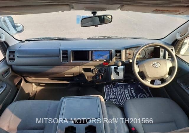 
								2015 TOYOTA HIACE COMMUTER full									