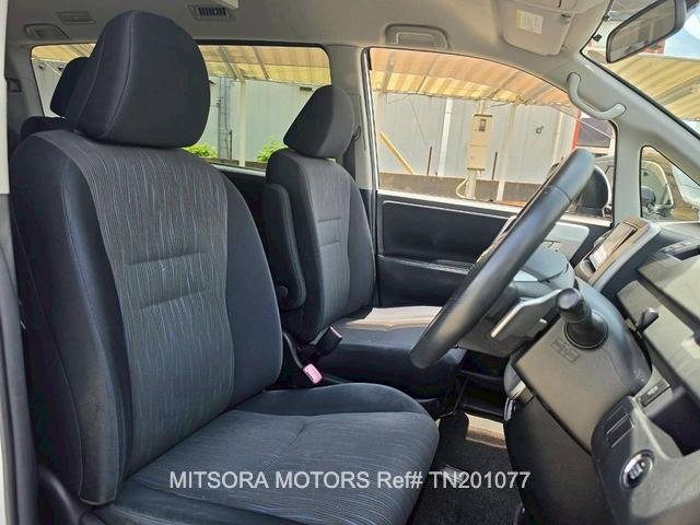 
								2010 TOYOTA NOAH SI full									