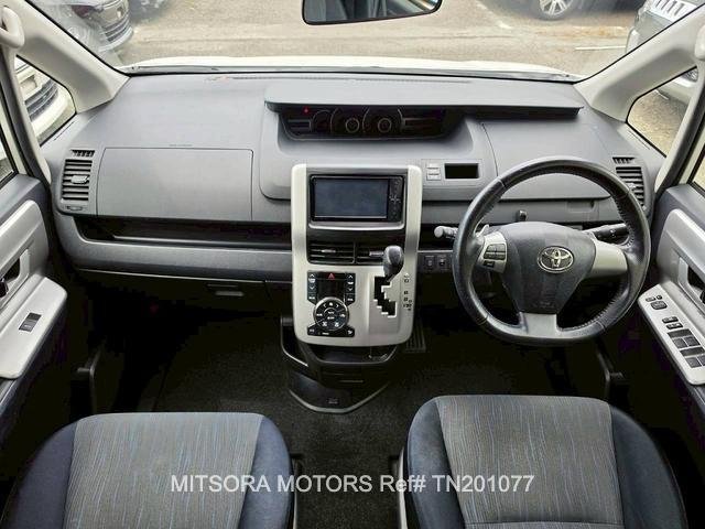 
								2010 TOYOTA NOAH SI full									