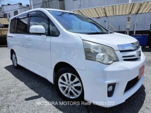 2010 TOYOTA NOAH SI
