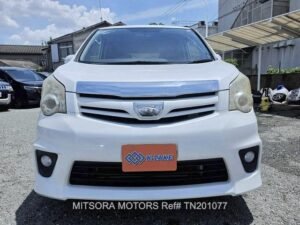 2010 TOYOTA NOAH SI