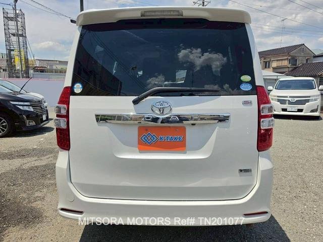
								2010 TOYOTA NOAH SI full									