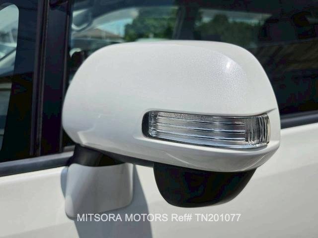 
								2010 TOYOTA NOAH SI full									