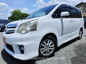 2010 TOYOTA NOAH SI